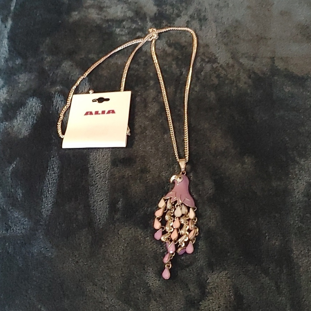 NWT Alia Purple Parrot Pendant With Silvertone Chain - Picture 4 of 7